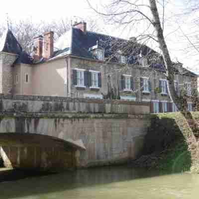 Auberge le Voutenay Hotel Exterior