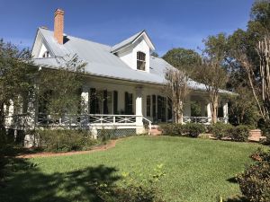 Canemount Plantation Inn