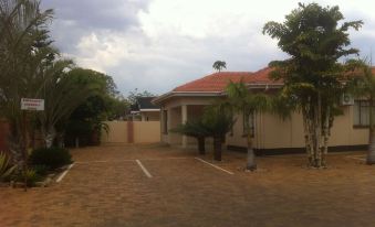 Cycad Palm Guest House Palapye.
