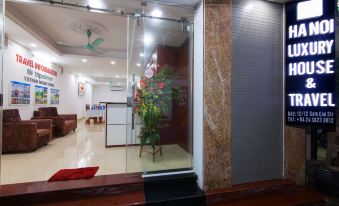 Hanoi Luxury House & Travel - Housity