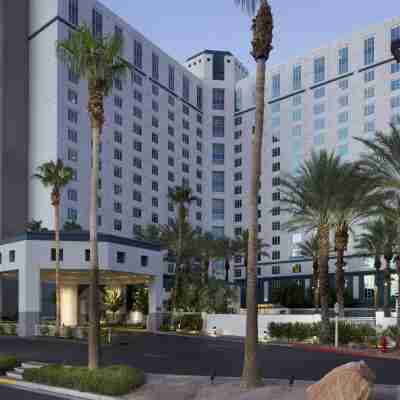 Hilton Grand Vacations Club Paradise Las Vegas Hotel Exterior