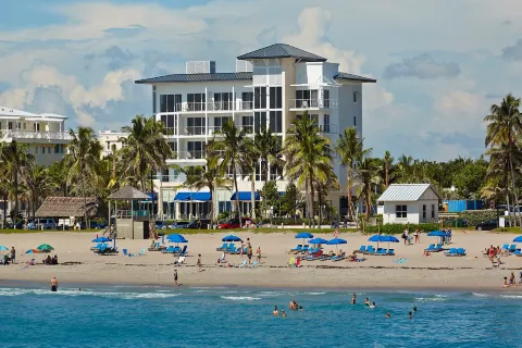 Royal Blues Hotel