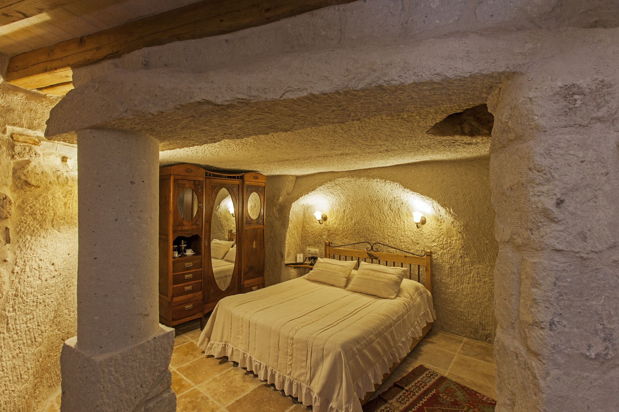 Mithra Cave Hotel