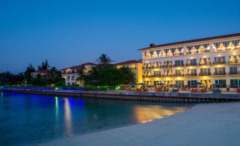 Hulhule Island Hotel