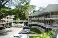 Hotel Arenas en Punta Leona - parking