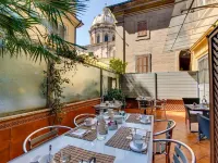 Lh Royal Suites Terrace Hotel in zona Piazza delle Cinque Scole
