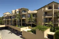 Windsurfer Resort Hotels near Sunglass Hut Harbour Town Premium Outlets