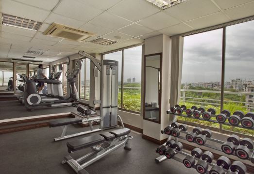 2. 레이크쇼어 호텔..