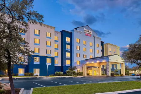 Fairfield Inn & Suites San Antonio NE/Schertz Отели в г. Шерц