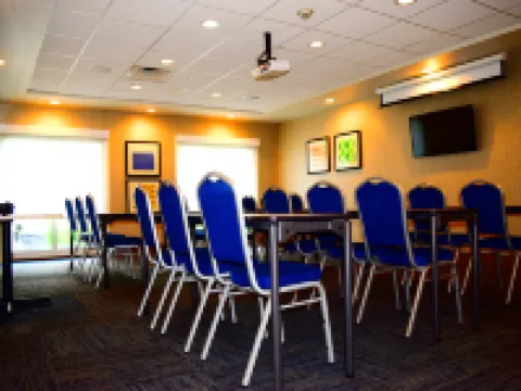 ホリデイ イン エクスプレス & スイーツ イサカ by IHG イサカのホテル