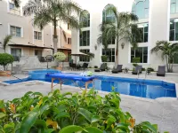 Holiday Inn REYNOSA ZONA DORADA by IHG - مسبح