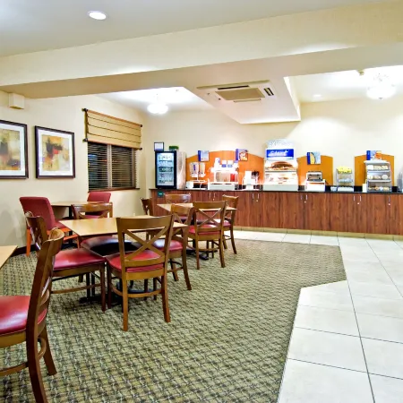 La Quinta Inn & Suites by Wyndham Springfield