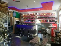Aristo Hotel - parking