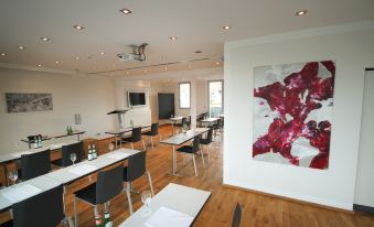 Qube Hotel Bergheim