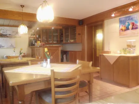 Pension Erpetal Отели в г. Вольфхаген