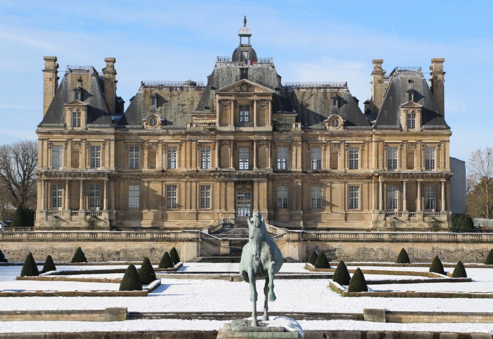 1. Hôtel Qu..