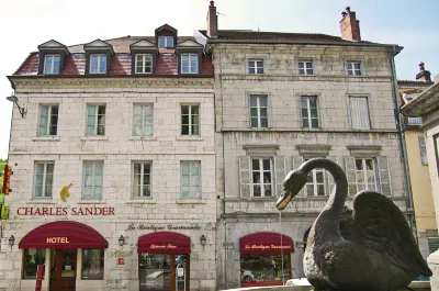 Logis Hôtel des Deux Forts Отели в г. Арбуа