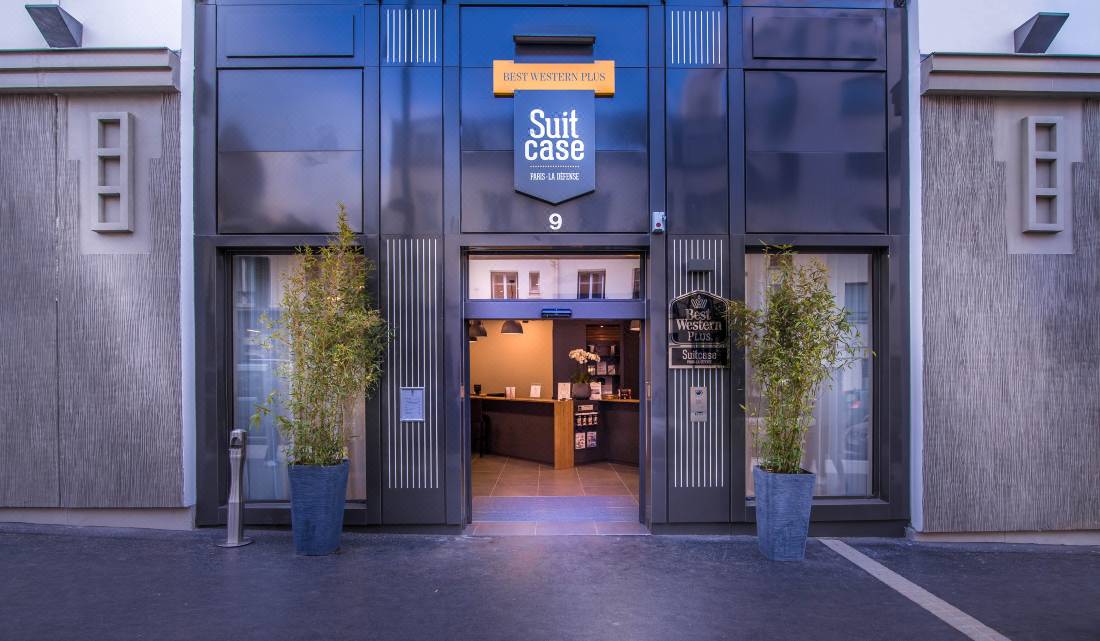ベスト ウェスタン プラス スーツケース パリ ラ デファンス アニエール を宿泊予約 22年安い料金プラン 口コミ 部屋写真 Trip Com