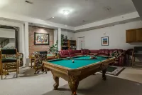 The Columbia Inn at Peralynna Hotels in Clarksville