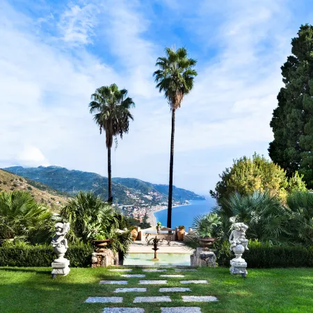 The Ashbee Hotel