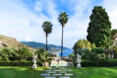 The Ashbee Hotel