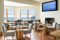 Malibu Beach Inn - breakfast