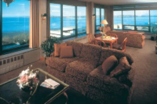 The Hotel Captain Cook