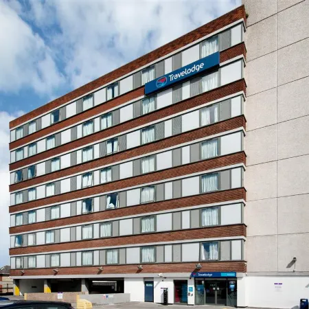Travelodge Altrincham Central Отели рядом с достопримечательностью «Таттон-парк»