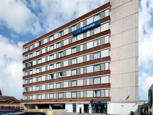 Travelodge Altrincham Central 알트링캠 호텔