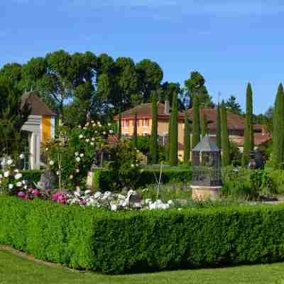 Hotel Georges Blanc · Relais & Châteaux 5 étoiles · Parc & Spa Hotel Exterior