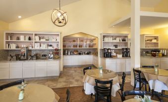 Cottage Inn by the Sea