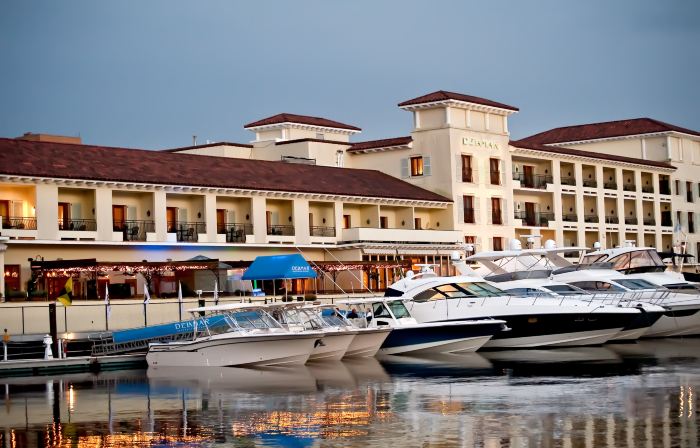 Delamar Greenwich Harbor
