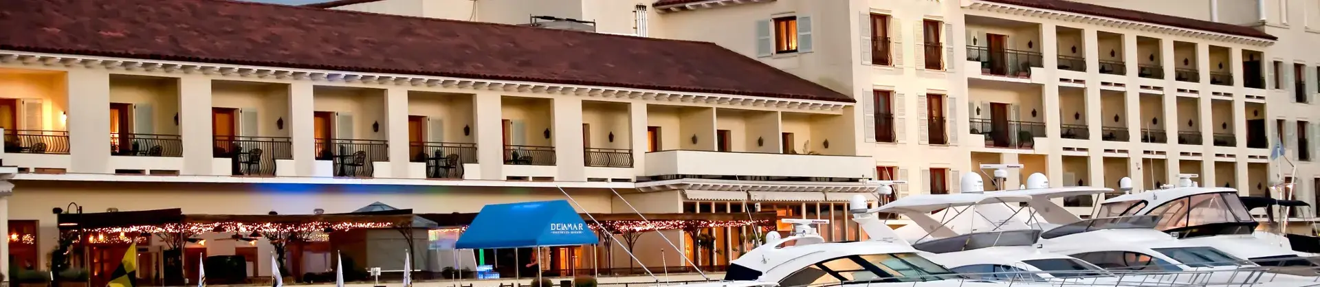 Khách sạn cao cấp