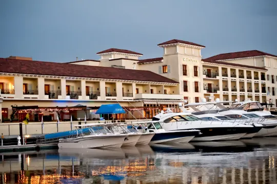 Delamar Greenwich Harbor