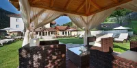 Boutique Hotel e Chalets Salvadori Hotels in Pellizzano