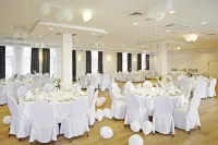 Mercure Wiazowna Brant Hotels in Gmina Poświętne