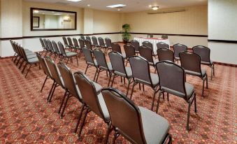 Holiday Inn Westbury-Long Island