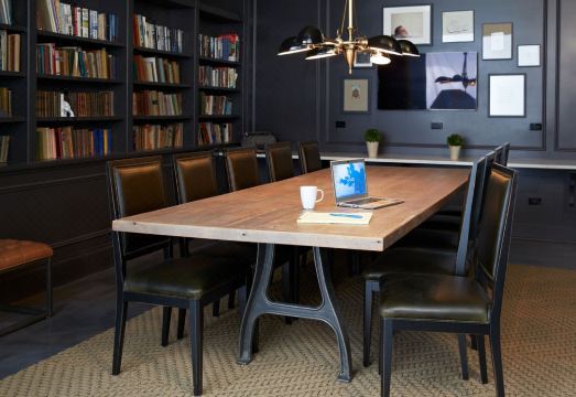 2. 더 게스트하우스..