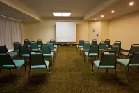 La Quinta Inn & Suites by Wyndham St. Pete-Clearwater Airpt Hotels in Feather Sound