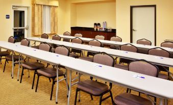 Holiday Inn Express & Suites Fresno (River Park) Hwy 41