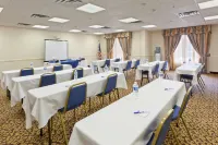 Holiday Inn Express & Suites Harrington Hotel di Milford