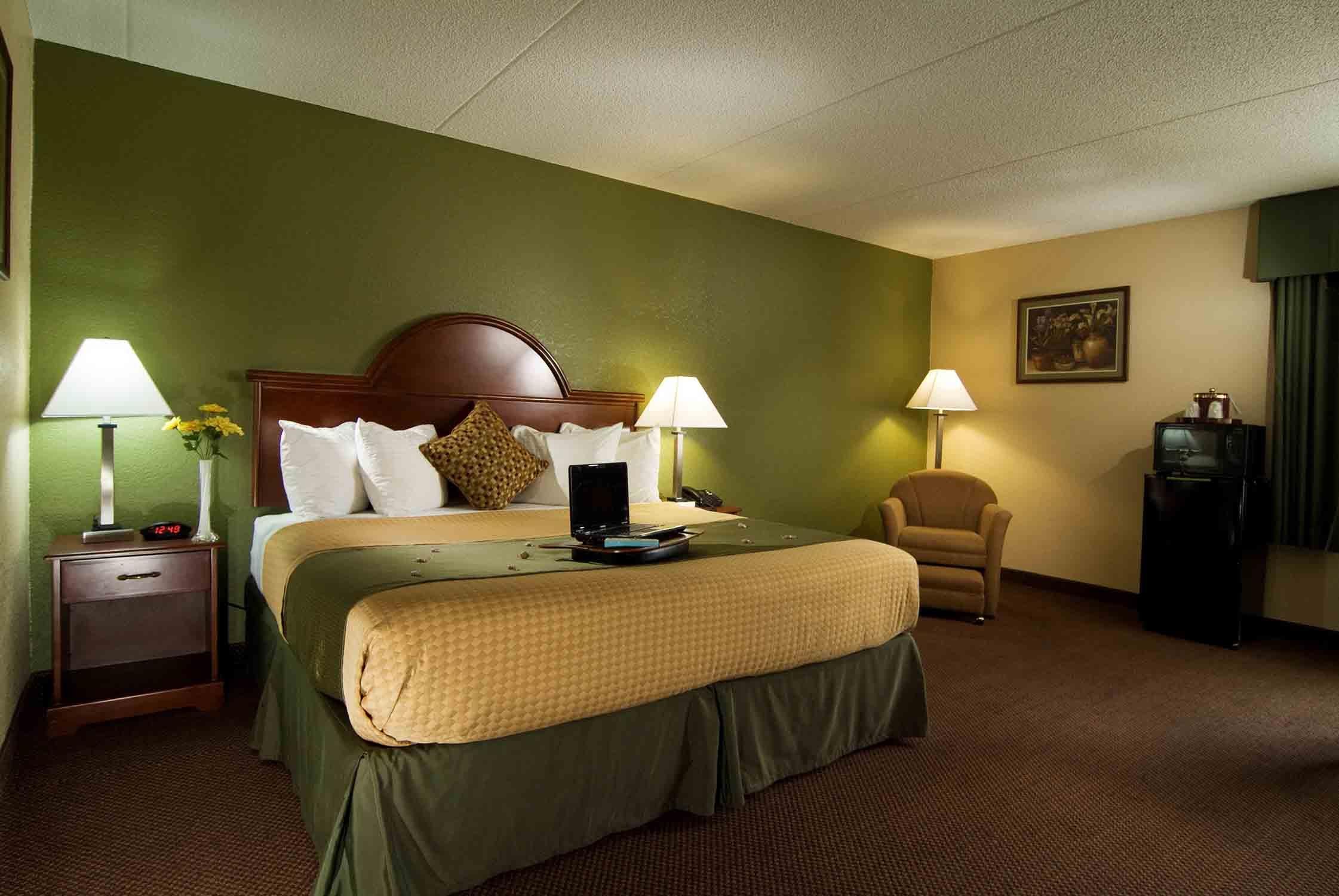 Best Western Luxbury Inn Fort Wayne