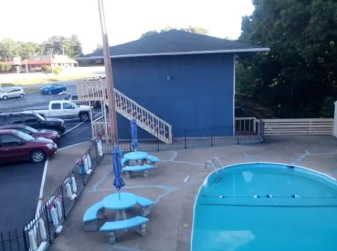 Mountain Country Motor Inn