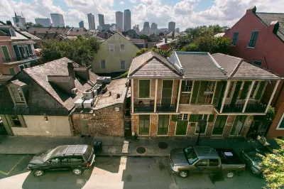 Lafitte Hotel & Bar