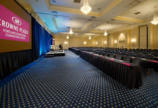 1. 크라운 플라자 ..