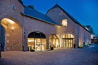 Domaine de Naxhelet Hotels in Wanze
