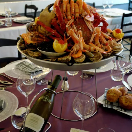Logis Hôtel les Chardons Bleus Restaurant le Bistrot de La Mer