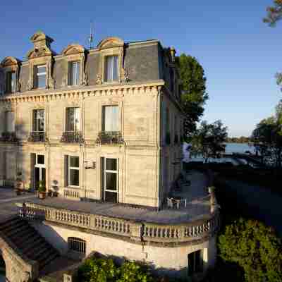 Château Grattequina Hotel Exterior