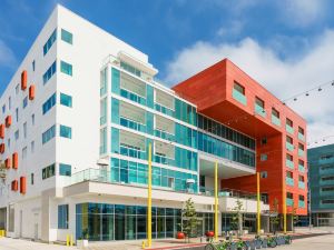 Courtyard by Marriott Santa Monica