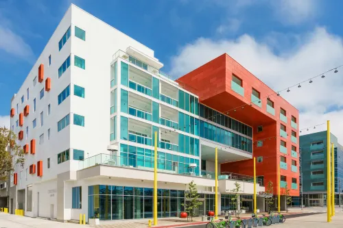 Courtyard Santa Monica - parking